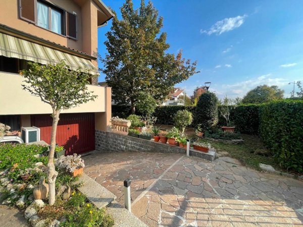 casa indipendente in vendita a Pessano con Bornago