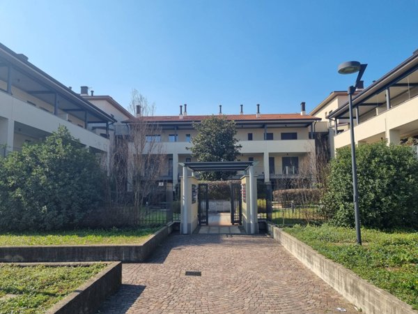 appartamento in vendita a Pessano con Bornago