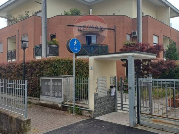 locale di sgombero in vendita a Pessano con Bornago