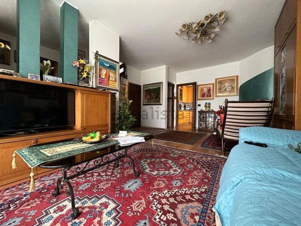 casa indipendente in vendita a Pessano con Bornago