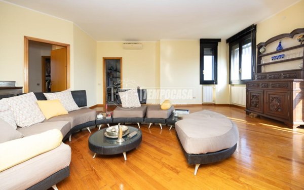 appartamento in vendita a Pessano con Bornago