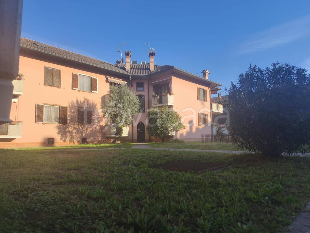 appartamento in vendita a Pessano con Bornago