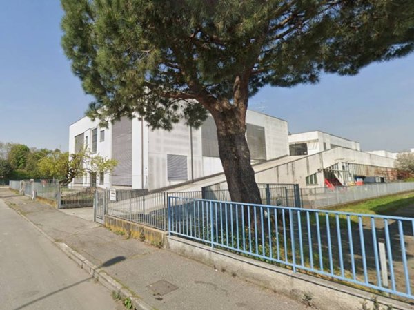 locale commerciale in vendita a Pessano con Bornago