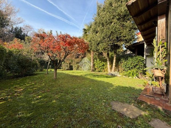 casa indipendente in vendita a Pessano con Bornago