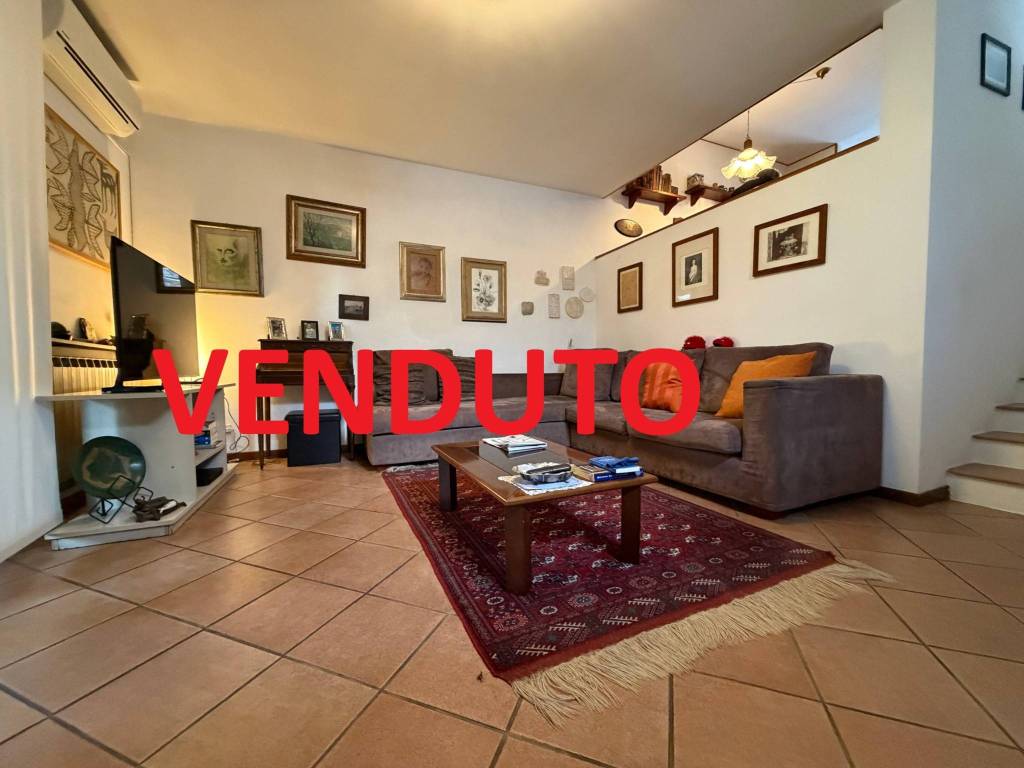 casa indipendente in vendita a Pessano con Bornago