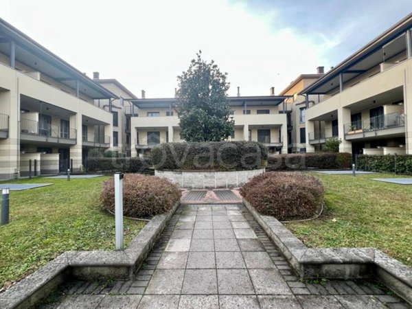 appartamento in vendita a Pessano con Bornago