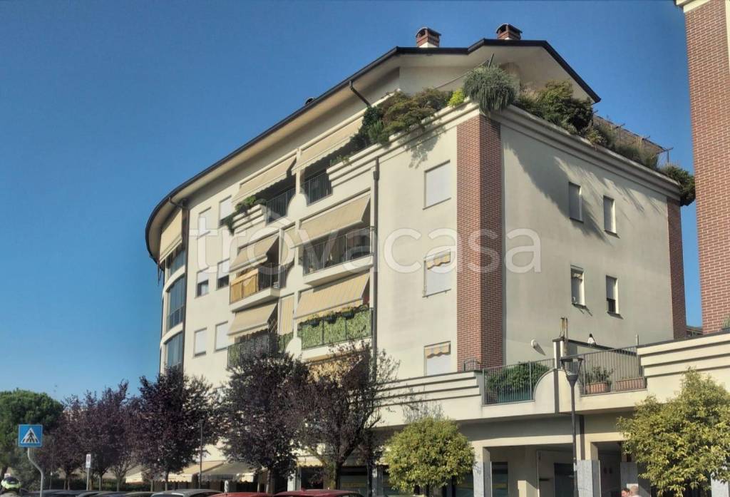 appartamento in vendita a Pessano con Bornago