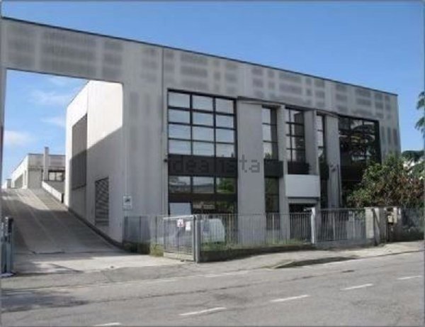 ufficio in vendita a Pessano con Bornago