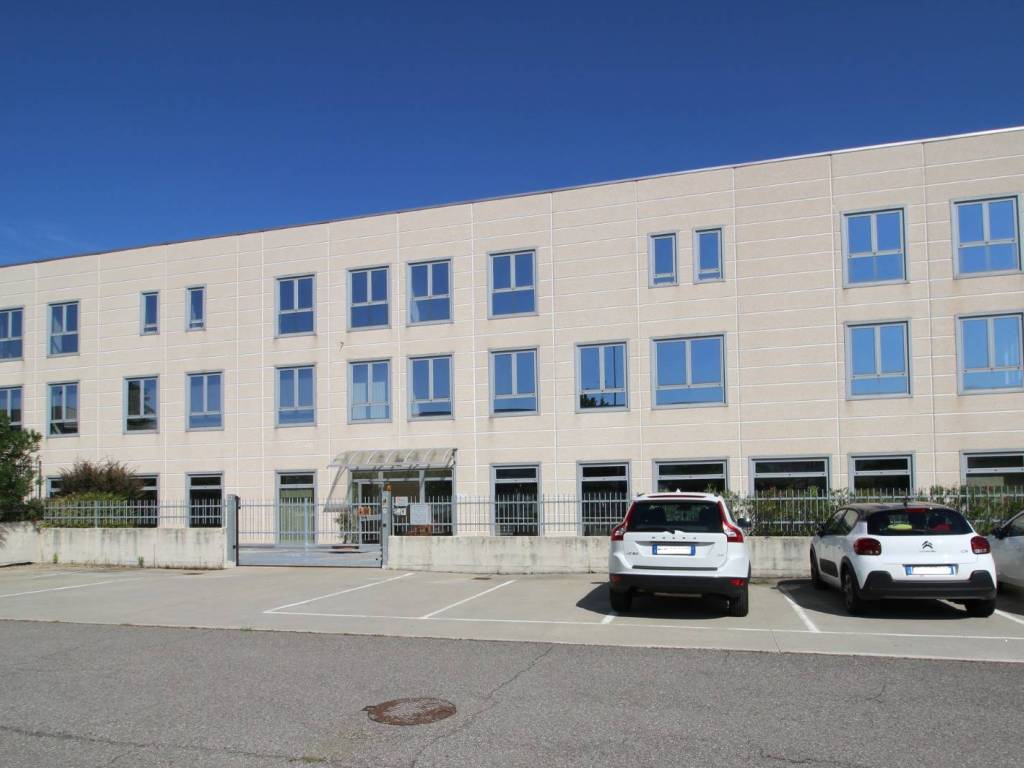 ufficio in vendita a Pessano con Bornago