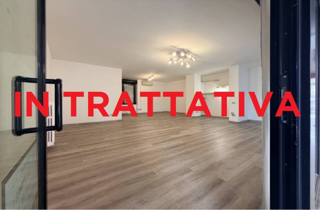 negozio in vendita a Pessano con Bornago