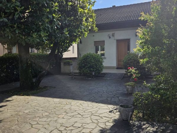 casa indipendente in vendita a Pessano con Bornago