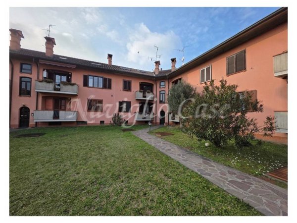 appartamento in vendita a Pessano con Bornago