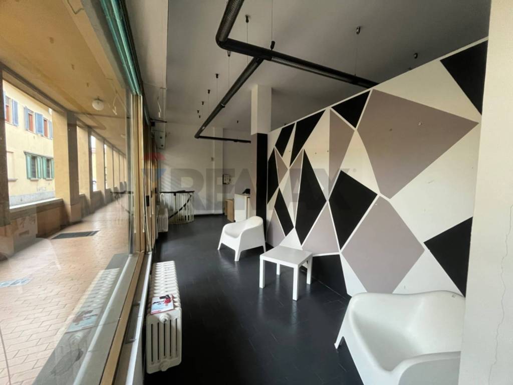 negozio in vendita a Pessano con Bornago