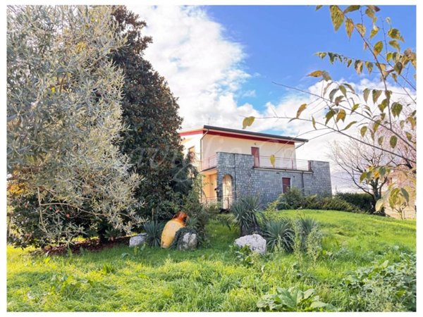 casa indipendente in vendita a Pessano con Bornago