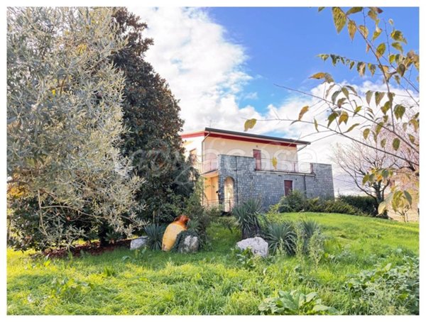 casa indipendente in vendita a Pessano con Bornago