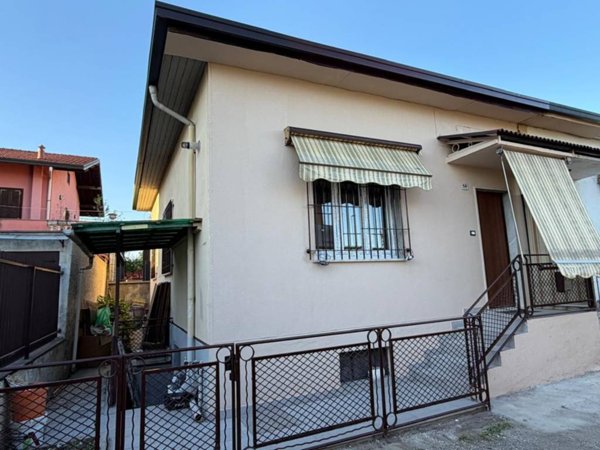 casa indipendente in vendita a Pessano con Bornago