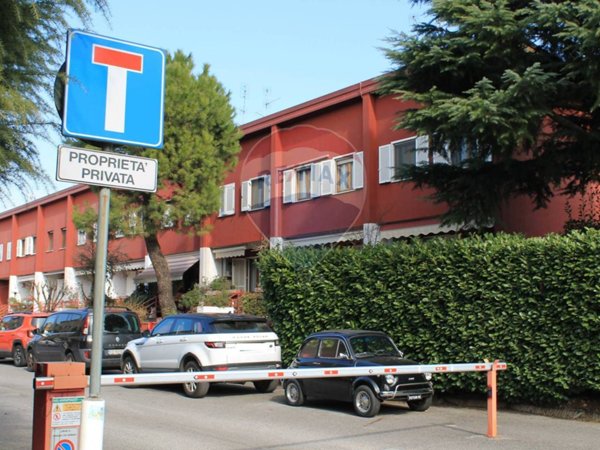 casa indipendente in vendita a Pessano con Bornago
