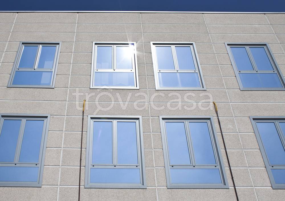 ufficio in vendita a Pessano con Bornago