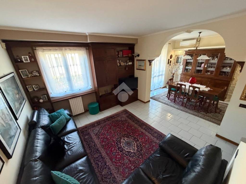 casa indipendente in vendita a Pessano con Bornago