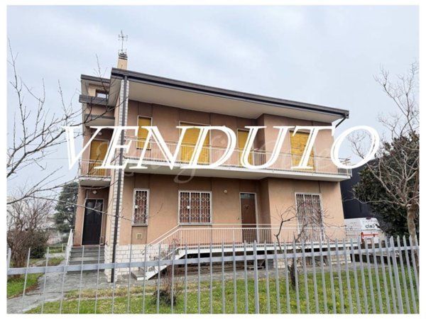 casa indipendente in vendita a Pessano con Bornago