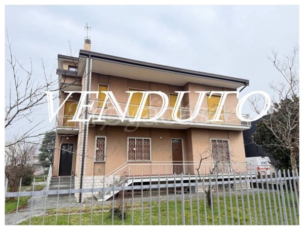 casa indipendente in vendita a Pessano con Bornago