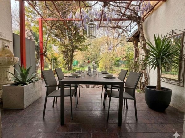 casa indipendente in vendita a Pessano con Bornago