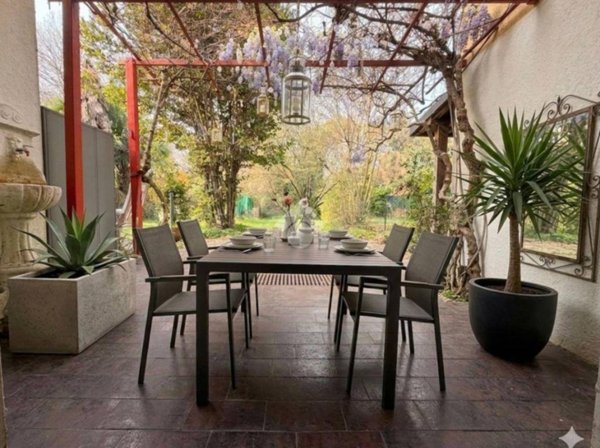 casa indipendente in vendita a Pessano con Bornago