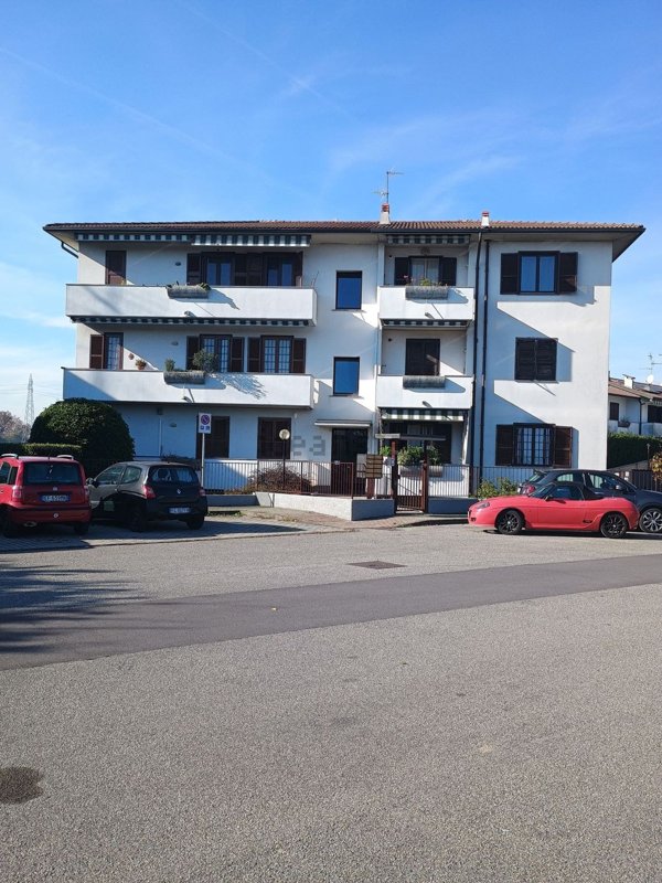 appartamento in vendita a Pessano con Bornago