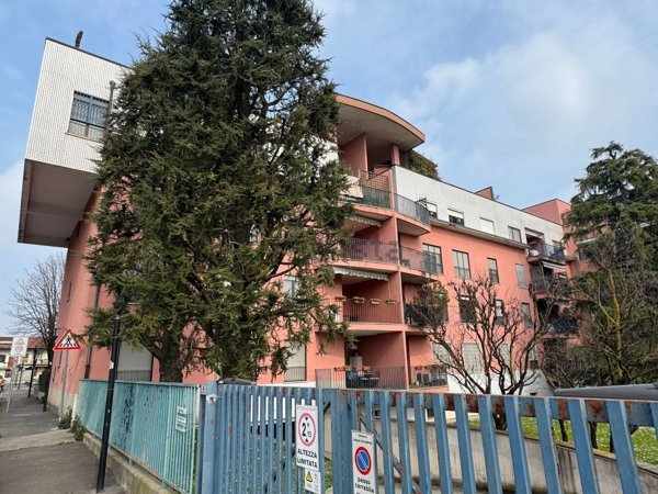 appartamento in vendita a Pessano con Bornago