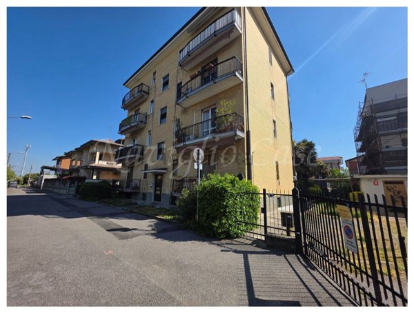 appartamento in vendita a Pessano con Bornago