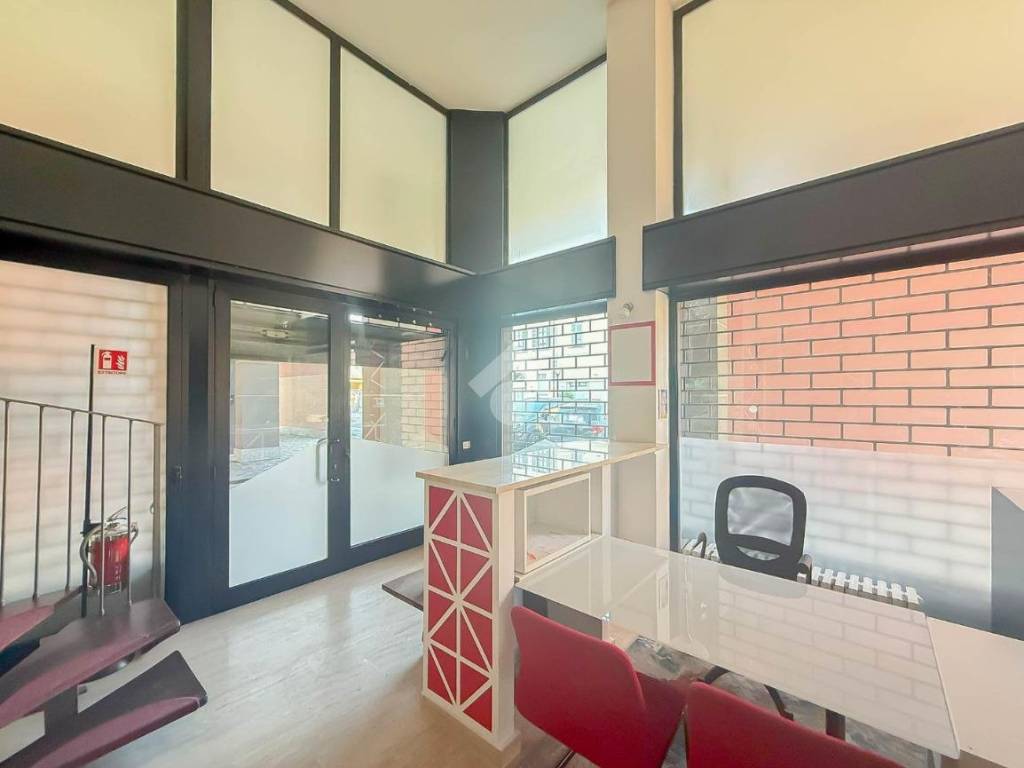 ufficio in vendita a Pessano con Bornago