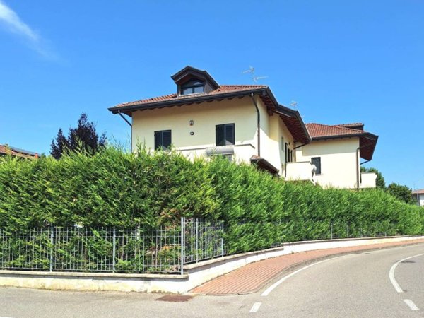 casa indipendente in vendita a Pessano con Bornago