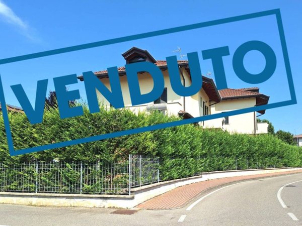 casa indipendente in vendita a Pessano con Bornago