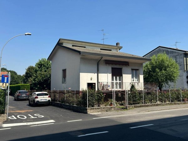 casa indipendente in vendita a Pessano con Bornago