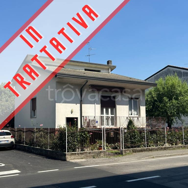 casa indipendente in vendita a Pessano con Bornago