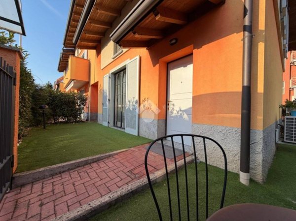 casa indipendente in vendita a Pessano con Bornago