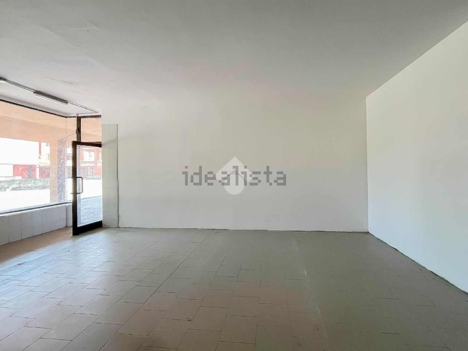 locale commerciale in vendita a Pessano con Bornago