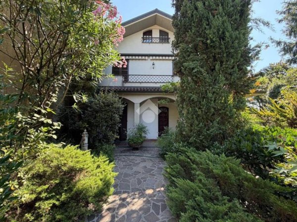 casa indipendente in vendita a Pessano con Bornago