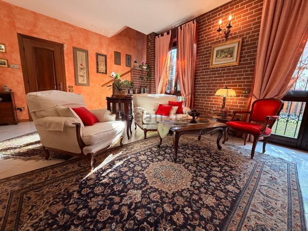 casa indipendente in vendita a Pessano con Bornago