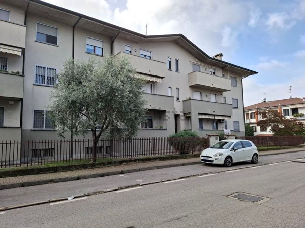 appartamento in vendita a Pessano con Bornago