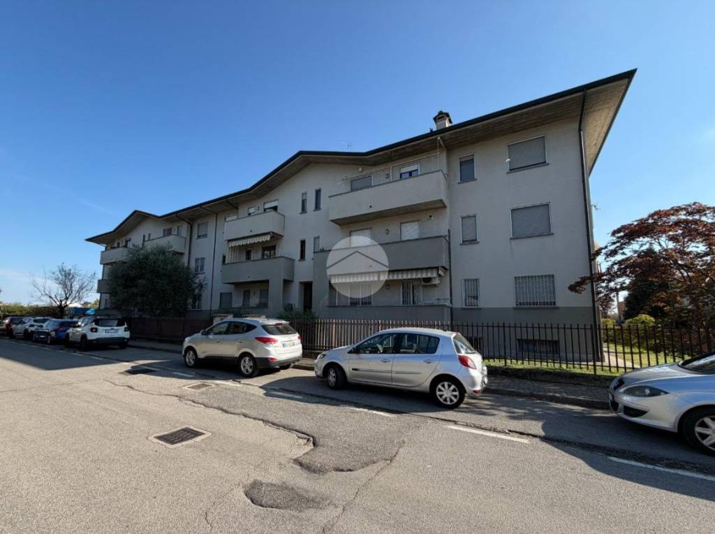 appartamento in vendita a Pessano con Bornago