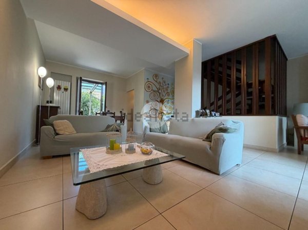 casa indipendente in vendita a Pessano con Bornago