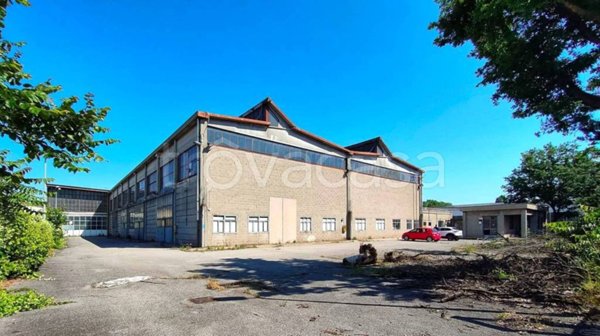 capannone in vendita a Pieve Emanuele in zona Fizzonasco
