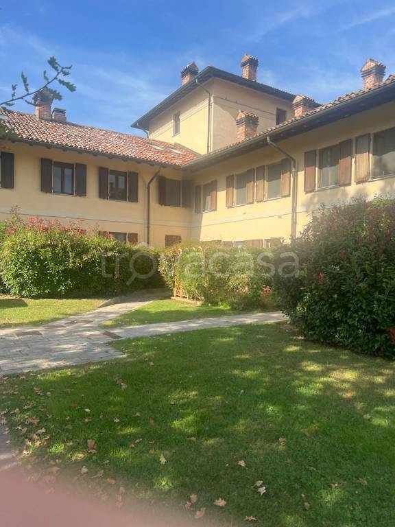 casa indipendente in vendita a Pieve Emanuele in zona Tolcinasco