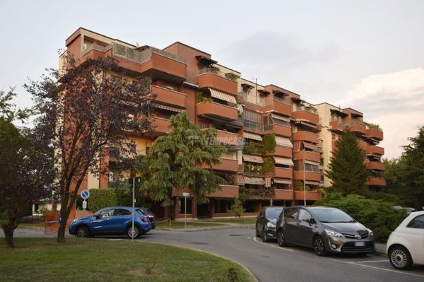 appartamento in vendita a Pieve Emanuele in zona Fizzonasco