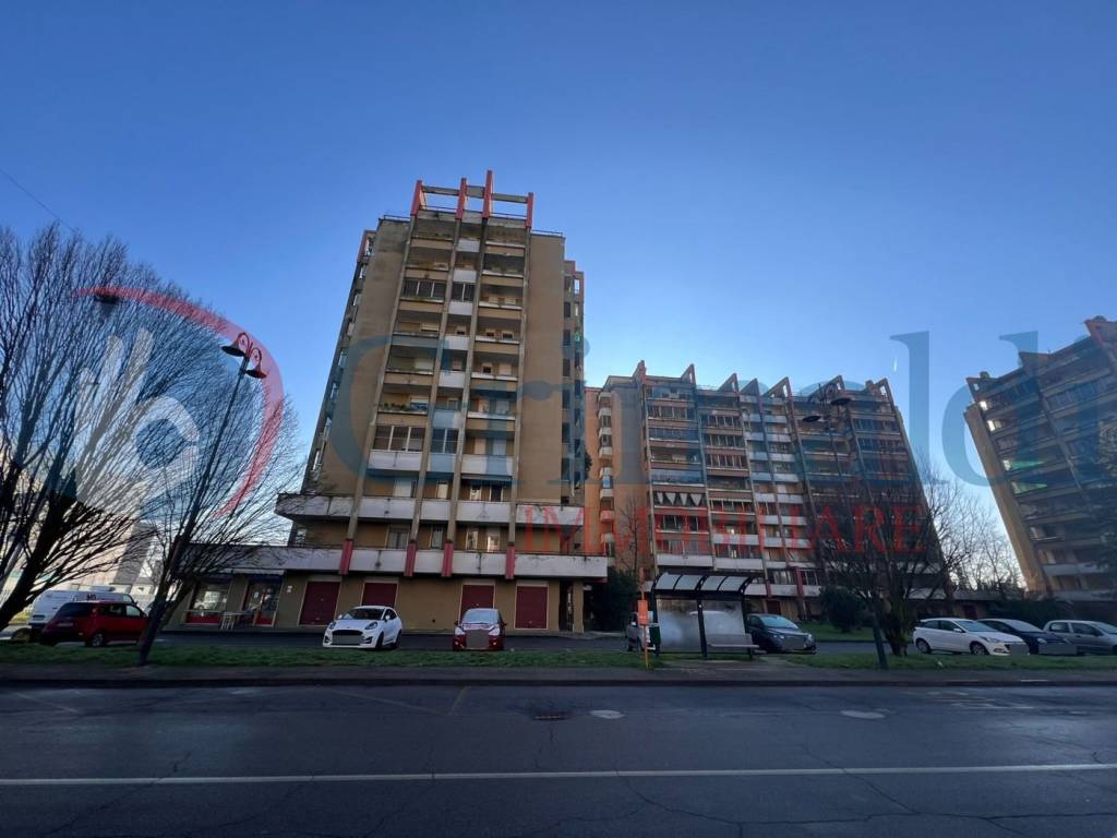 negozio in vendita a Pieve Emanuele