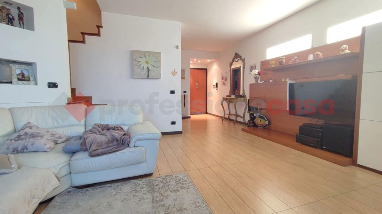 casa indipendente in vendita a Pieve Emanuele