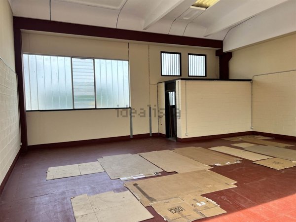 locale commerciale in vendita a Pieve Emanuele