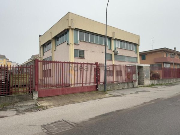capannone in vendita a Pieve Emanuele in zona Fizzonasco