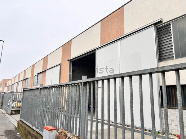 capannone in vendita a Pieve Emanuele